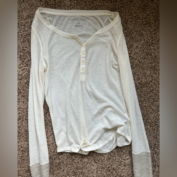 Aeropostale Tops - Aeropostale women’s long sleeve waffle shirt. White with knitted sleeve accent.